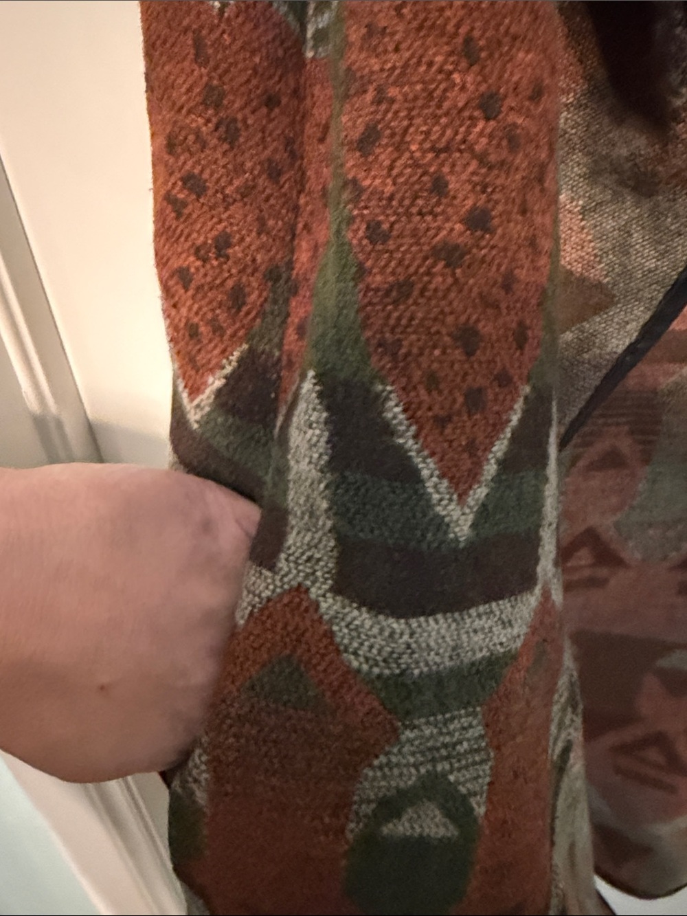 BKE Multicolor Geometric Southwest Knit Vest with Vegan Leather Trim Y2K - Picture 7 of 8